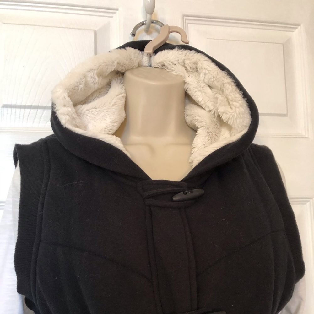 Terrific black quilted knit vest size Large